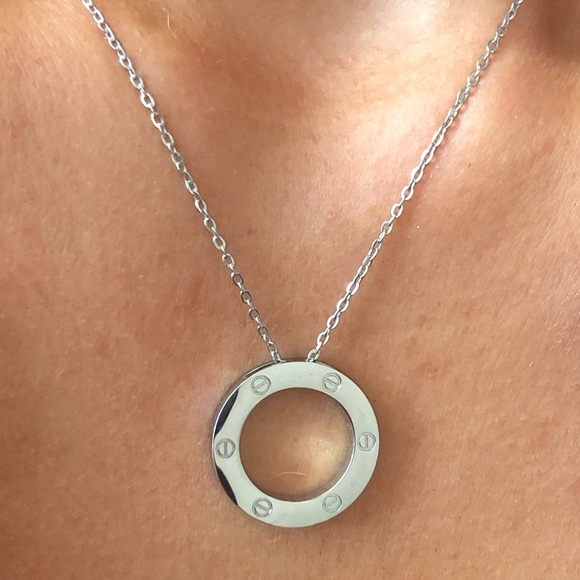Screw Circle Pendant Necklace - Picture 11 of 12